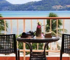 Baan Boa Resort is located at 16 Taweewong Rd.