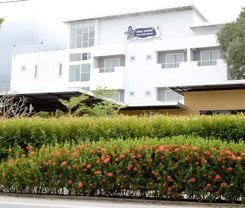 Chill House at Naiyang is located at 133 Moo1 sakoo Talang Phuket on Phuket island in Thailand. Chill House at Naiyang has a guest rating of 8.0 and has Hotel amenities including: Parking