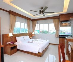 Green Harbor Hotel & Service Apartment is located at 168/46-48 Soi Nanairuamjai 8 Phuangmuang
