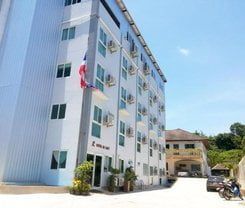 Hotel De Ratt is located at 54/77 Moo. 6 Soi. Theb Concreat Thepkrasatree Rd. Tambol. Rassada Amphor Muang on Phuket island. Hotel De Ratt has a guest rating of 8.5 and has Hotel amenities including: Swimming Pool