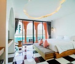 Hotel Khaleej Mass Patong is located at 201/1 Phabraramee Road on Phuket island. Hotel Khaleej Mass Patong has a guest rating of 8.2 and has Hotel amenities including: Laundry service