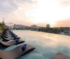 Oakwood Hotel Journeyhub Phuket is located at 240/8