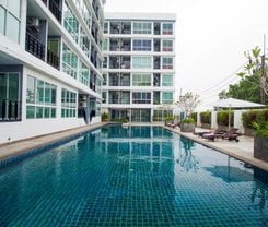 Rang Hill Residence is located at 24 Mae-Laun Road