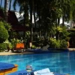 Safari Beach Hotel is located at 136 Thaweewong Road
