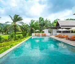 Tinidee Golf Resort at Phuket is located at 42 Moo 5 Vichitsongkram Rd