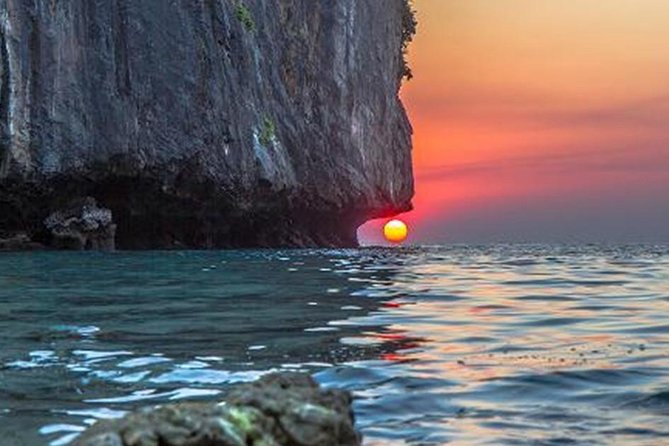 Phi Phi Early Bird Premium Tour by Speed Boat by Bangtao Beach Bar Phi Phi Early Bird Premium Tour by Speed Boat - Speed Boat Rentals