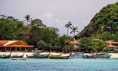 Phi Phi Islands with Seaview Lunch from Phuket by Bangtao Beach Bar Phi Phi Islands with Seaview Lunch from Phuket by Bangtao Beach Bar