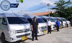 Phuket: Phuket Airport Transfer - Private Mini Van by Bangtao Beach Bar