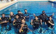 Scuba diving lesson for beginners (1 hour ) by Bangtao Beach Bar Scuba diving lesson for beginners (1 hour ) by Bangtao Beach Bar
