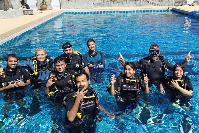 Scuba diving lesson for beginners (1 hour ) by Bangtao Beach Bar Scuba diving lesson for beginners (1 hour ) by Bangtao Beach Bar