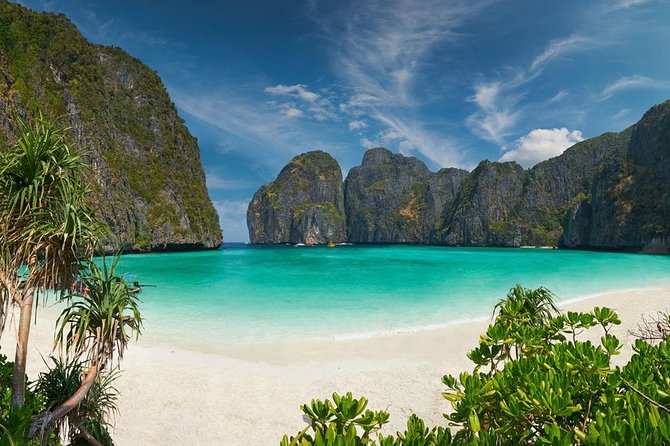 Dive Trip to Phi Phi from Phuket for certified divers by Bangtao Beach Bar Dive Trip to Phi Phi from Phuket for certified divers - Snorkeling