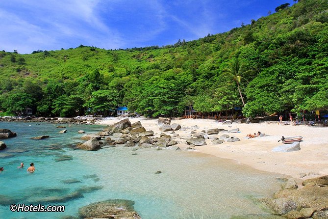 Beach dive at the great house reef by Bangtao Beach Bar Beach dive at the great house reef - Scuba Diving