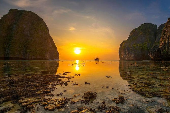 Phi Phi, Maiton, Khai Island Sunset Romantic Trip By Phuket Seahorse Marine by Bangtao Beach Bar Phi Phi, Maiton, Khai Island Sunset Romantic Trip By Phuket Seahorse Marine - Sunset Cruises
