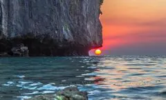 Phi Phi Early Bird Premium Tour by Speed Boat by Bangtao Beach Bar Phi Phi Early Bird Premium Tour by Speed Boat by Bangtao Beach Bar